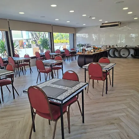 Hotel 153 Castelldefels