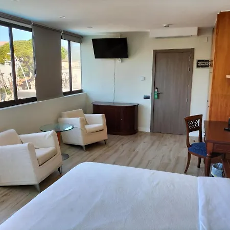 153 Hotel 3*