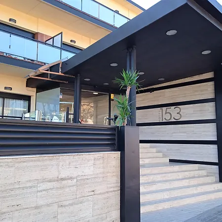 Hotel 153