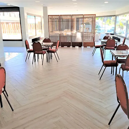 Hotel 153