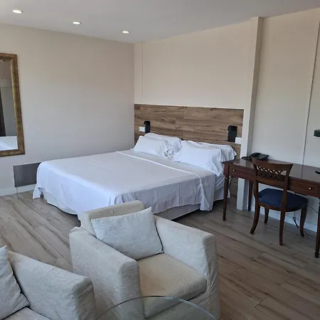 153 3* Castelldefels